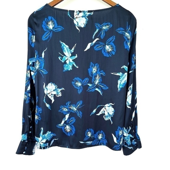 Banana Republic top with crew neckline and long sleeves, floral print, satin - Picture 4 of 8
